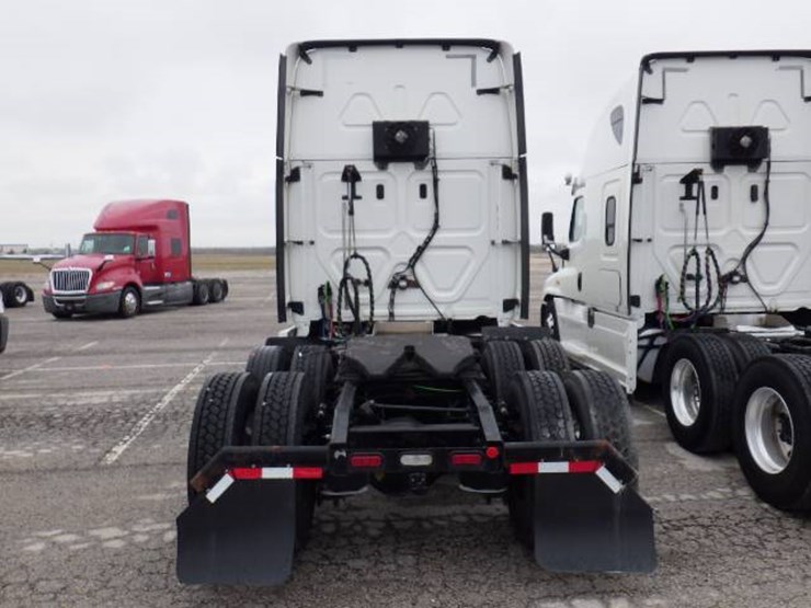 freightliner-cascadia-125-image-13