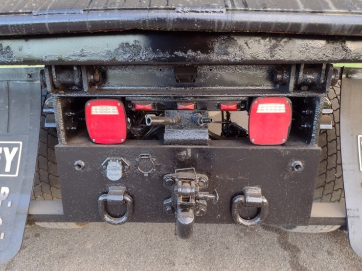 freightliner-m2-106-image-29