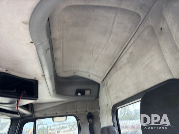 freightliner-fld112-image-77