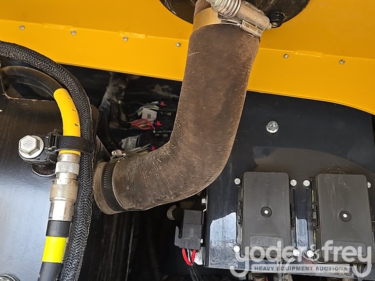 2019-deere-850l-lgp-image-121