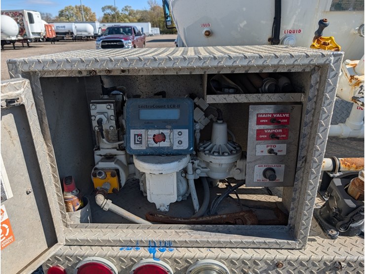 international-durastar-4300-image-24