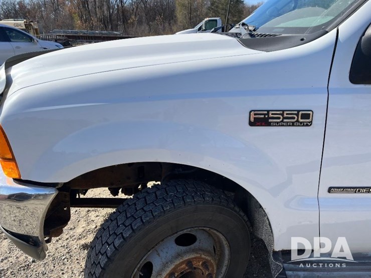 ford-f550-xl-image-16