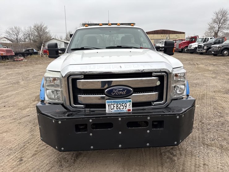 ford-f550-xlt-image-8