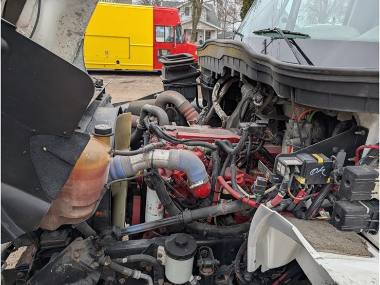 2015-international-durastar-4300-image-15