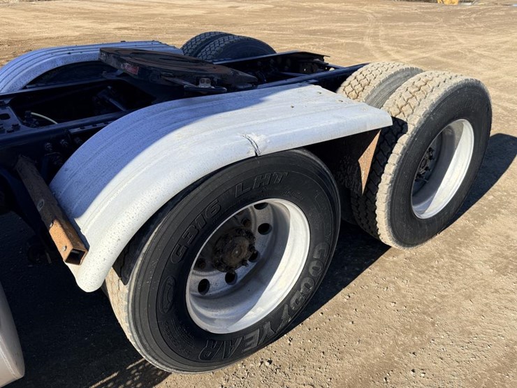 2017-international-prostar-image-23