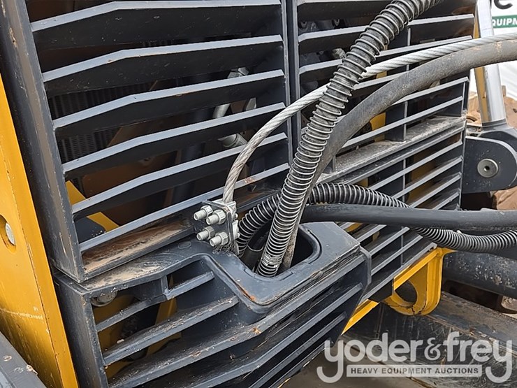 2019-deere-850l-lgp-image-72