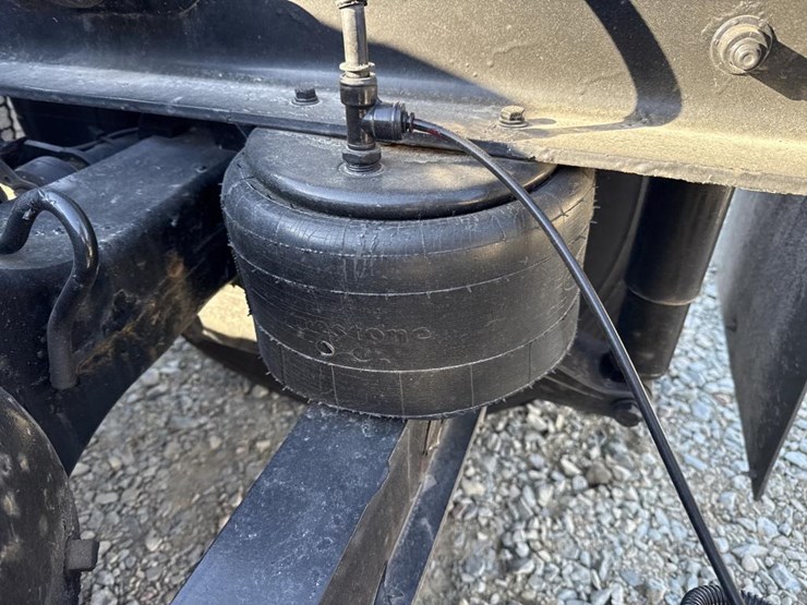 2012-peterbilt-389-image-60