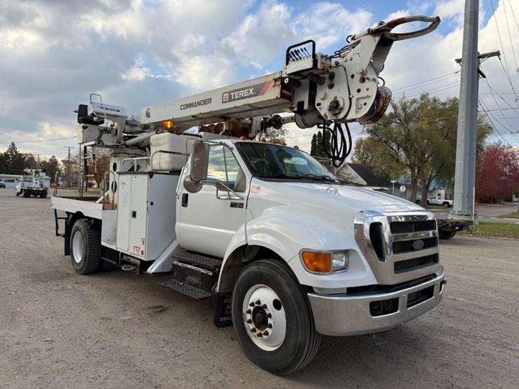 2013-ford-f750-image-3