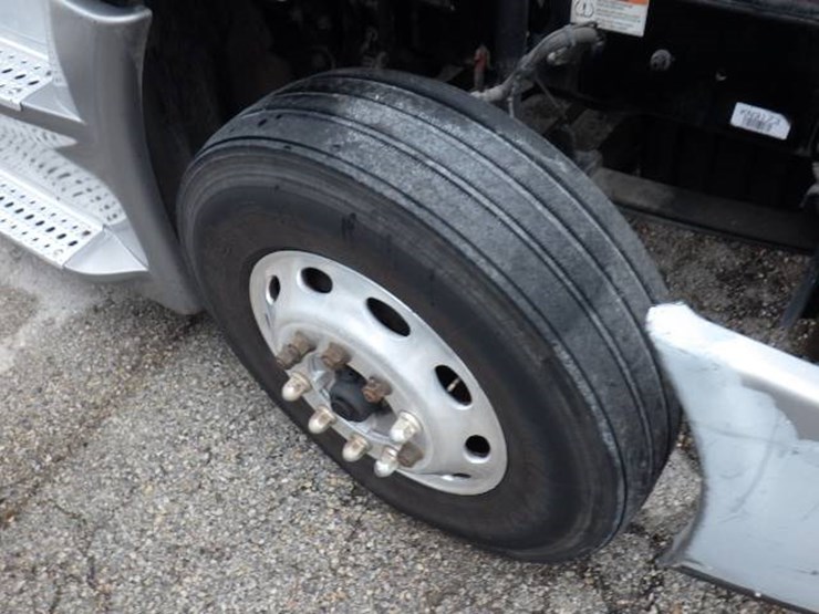 freightliner-cascadia-125-image-34