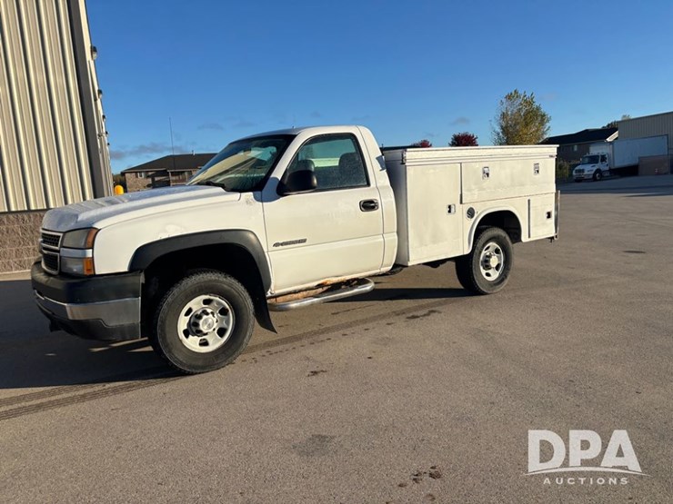 chevrolet-2500hd-image-2