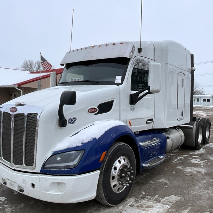 2015 PETERBILT 579