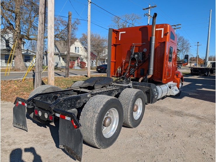 2017-kenworth-t680-image-7