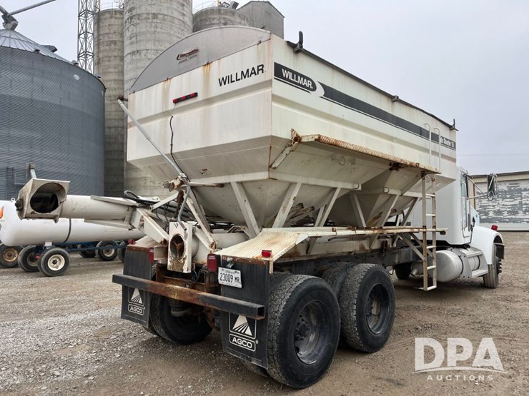 2001-peterbilt-330-image-7