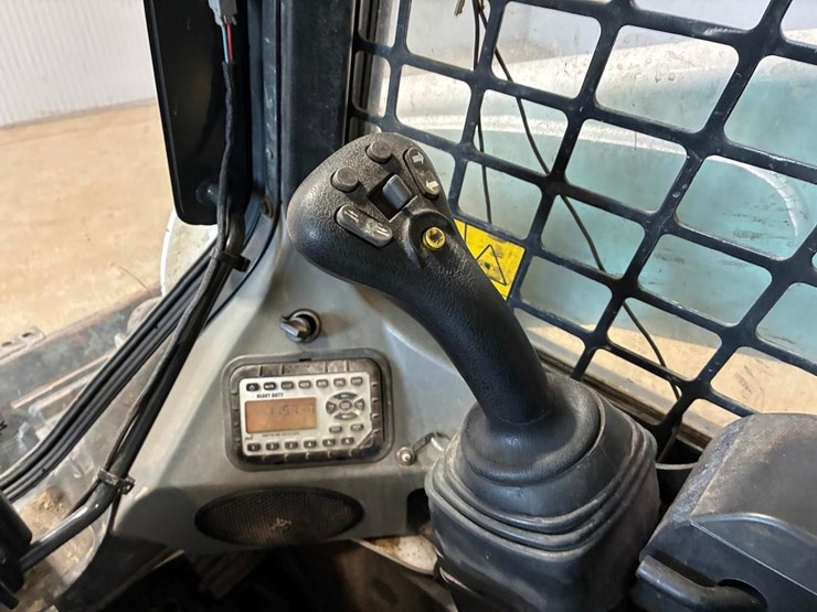 2023-bobcat-t770-image-28