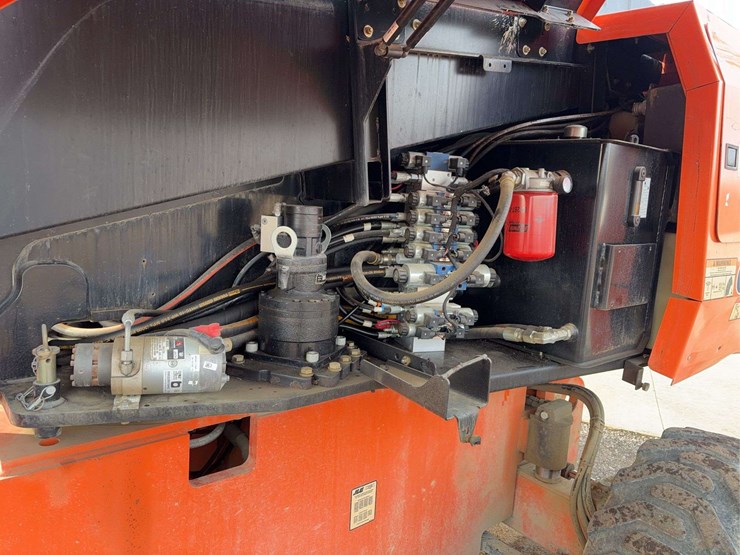 2013-jlg-660sj-image-17