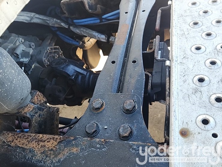 2018-freightliner-cascadia-125-image-27