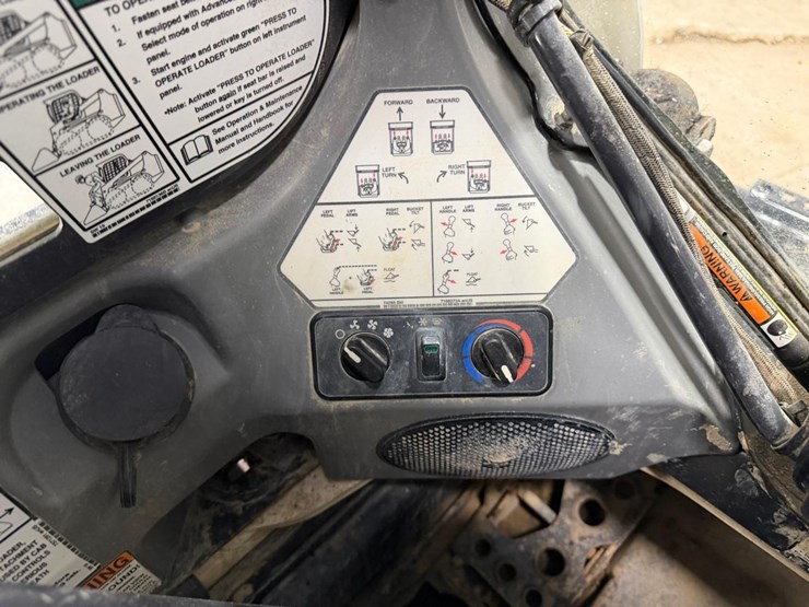 2022-bobcat-t770-image-25