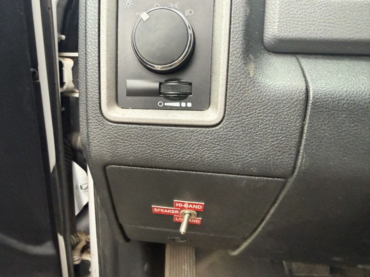 #1830-•-2015-ram-5500-4x4-service-truck-image-39