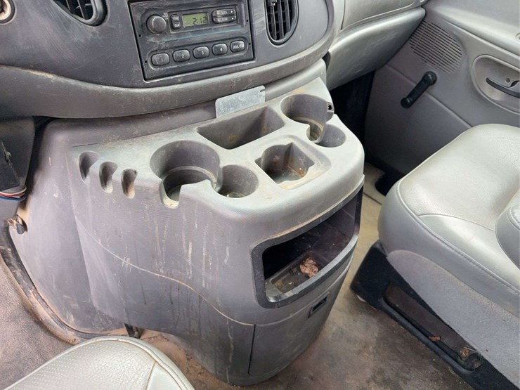 2005-ford-econovan-image-39