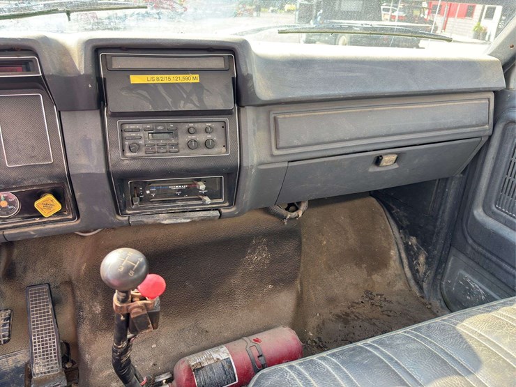 1992-ford-f700-image-31