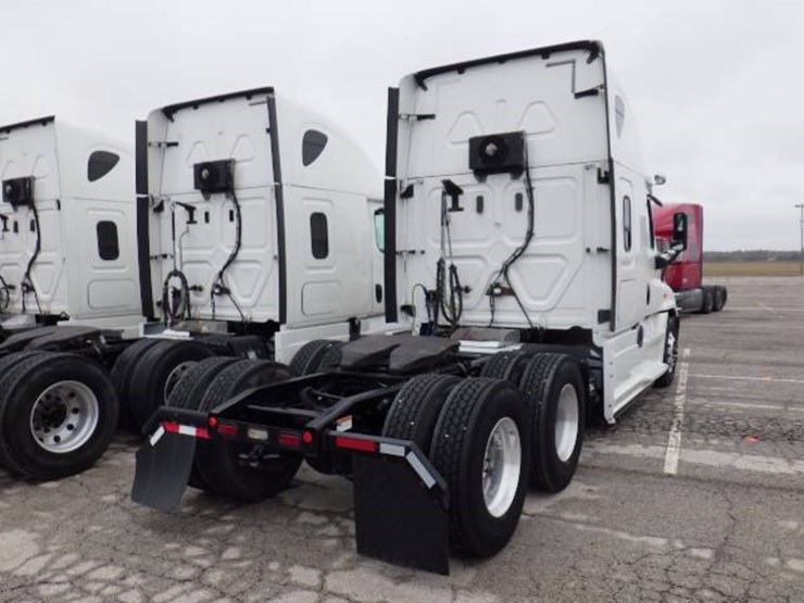 2019-freightliner-cascadia-125-image-8