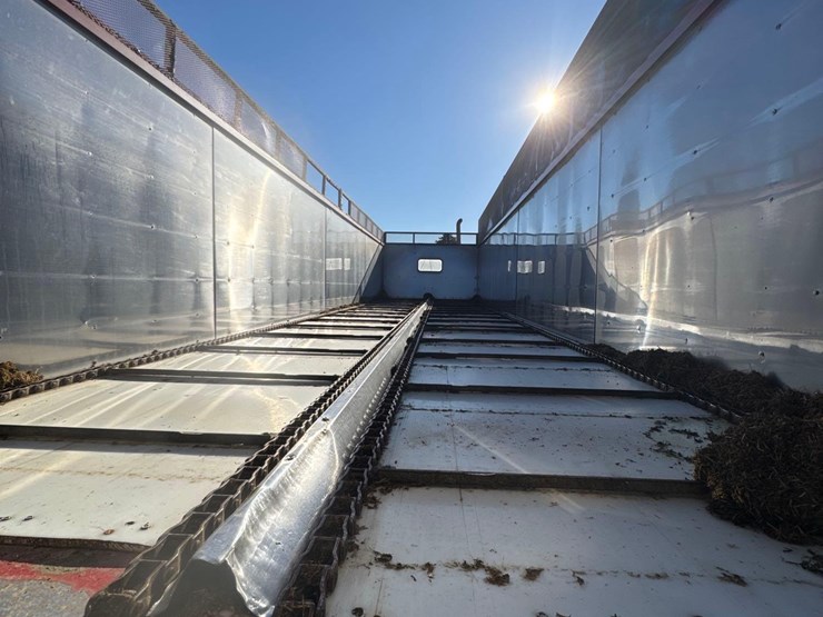 2008-meyers-boss-9136t-silage-trailer-image-16