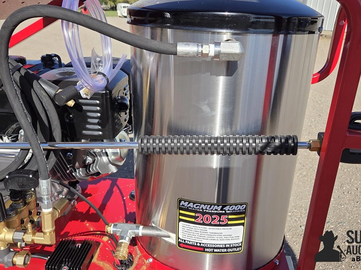 2025-magnum-4000-series-hot-water-pressure-washer-image-9