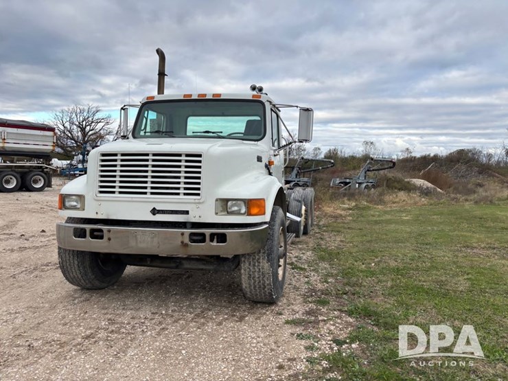 international-4900-image-19