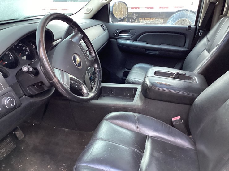 chevrolet-tahoe-image-8