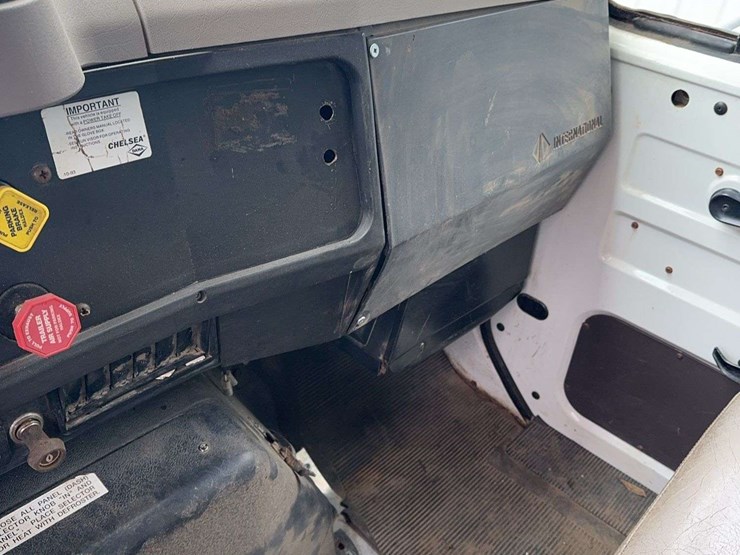 2001-international-4700-image-23