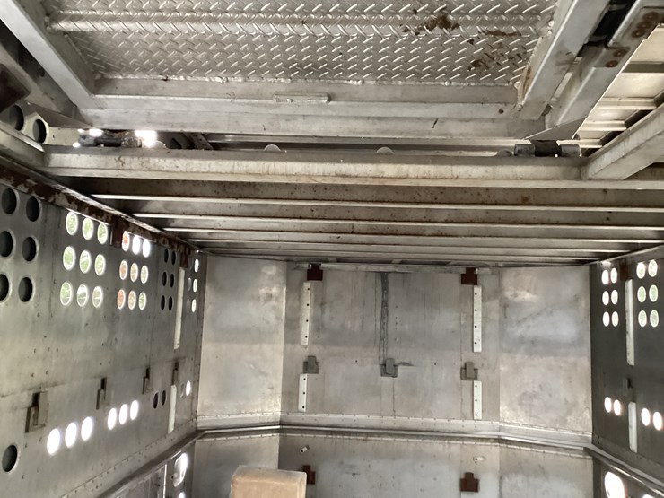 #4675-•-2014-merrit-cattle-trailer-image-23