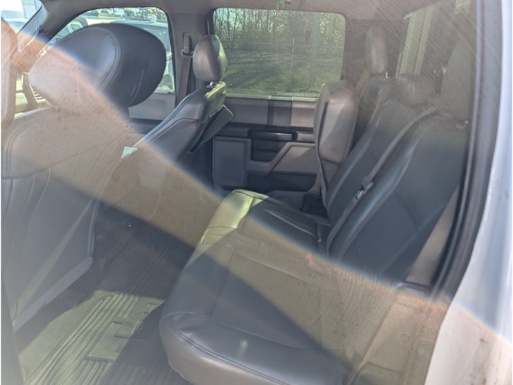 2017-ford-f550-image-15