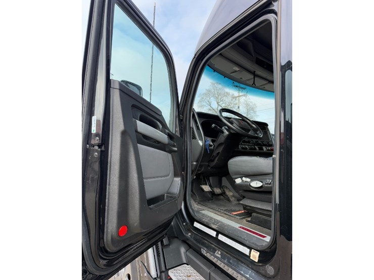 kenworth-t680-image-22