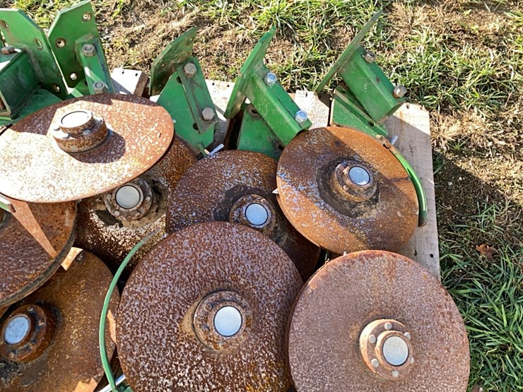 12---jd-dble-fertilizer-discs-for-2x2-image-5