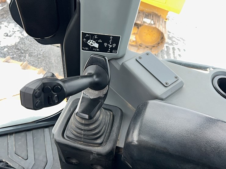 2023-deere-700l-image-20