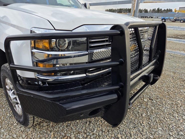 2015-chevrolet-silverado-2500hd-image-9