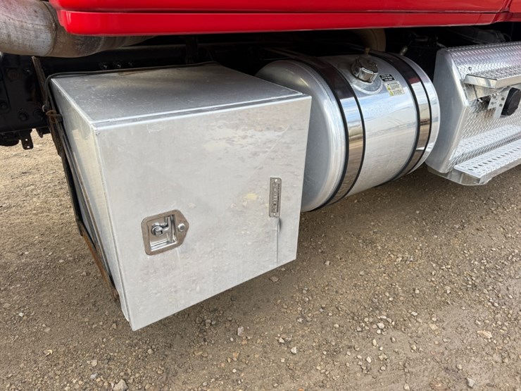 2019-freightliner-cascadia-125-image-13