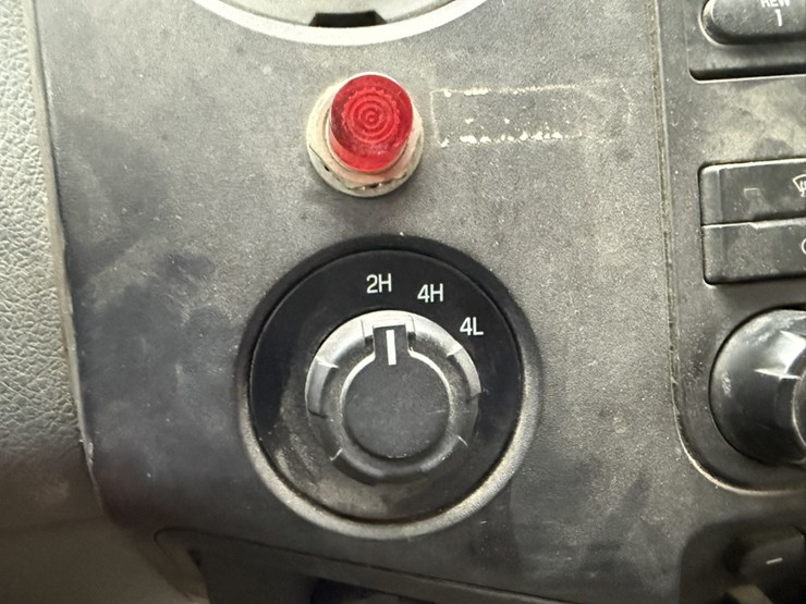 2011-ford-f550-image-36