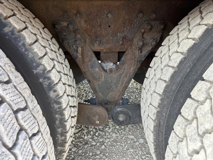 2005-kenworth-t800-image-51