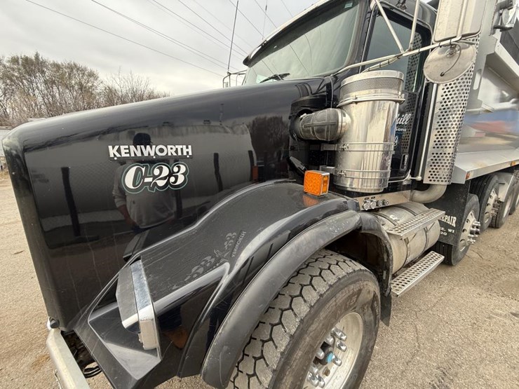 2014-kenworth-t800-image-30