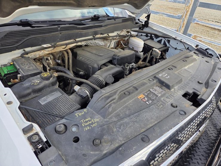 2015-chevrolet-silverado-2500hd-image-36