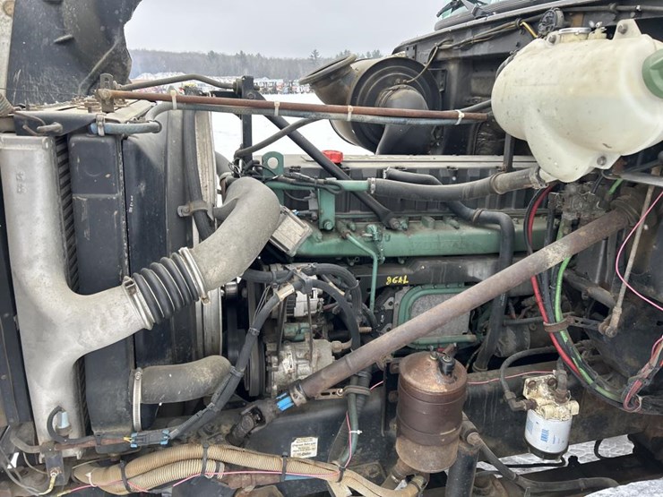 #1042-•-2000-volvo-quad-axle-dump-truck-image-41