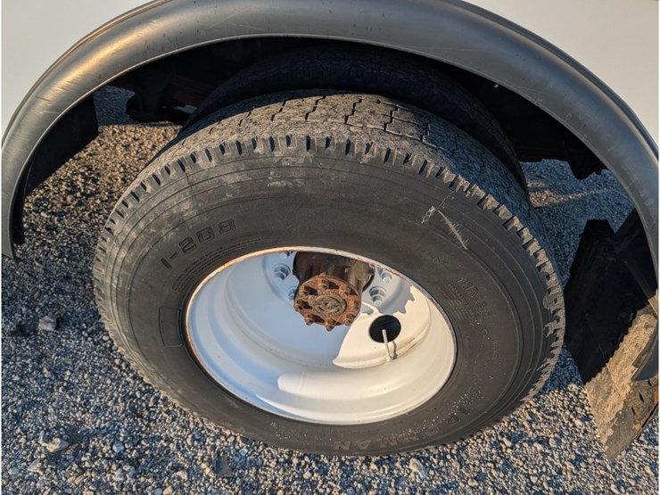 2015-ford-f750-image-15