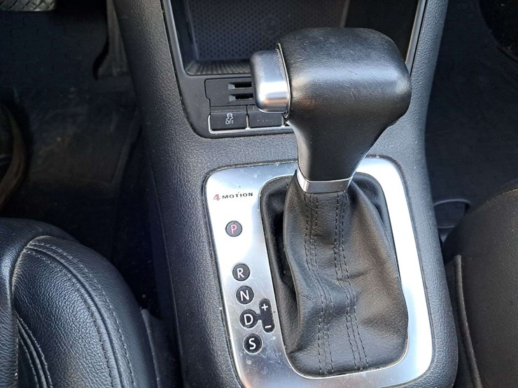 2010-volkswagen-tiguan-image-12