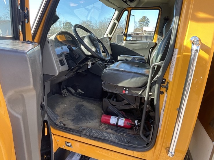 international-workstar-7600-image-5