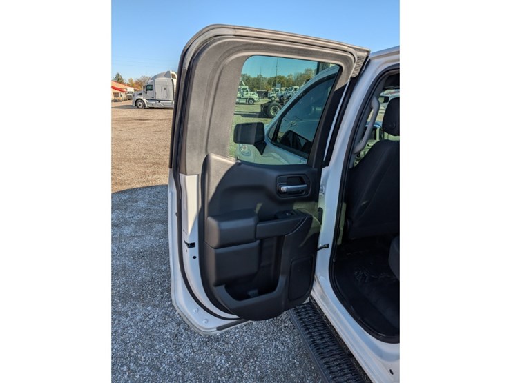 2022-chevrolet-1500-image-15