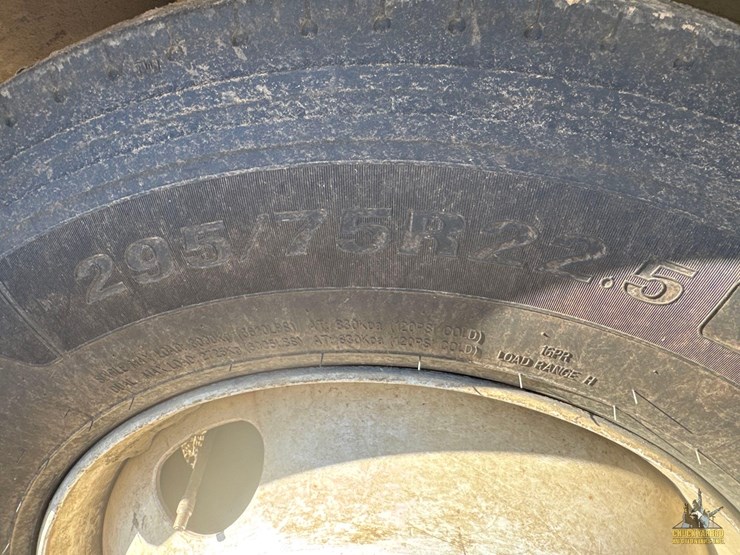 2007-volvo-vnl-semi-truck-image-14