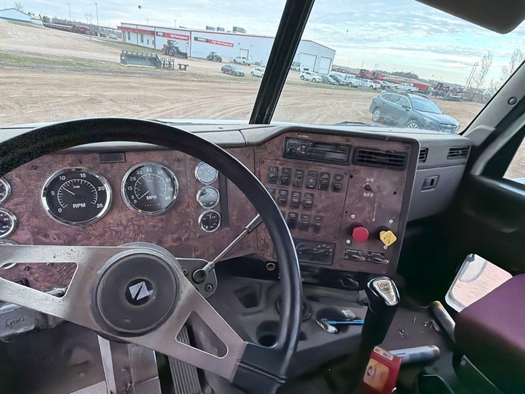 2001-international-2001-image-17