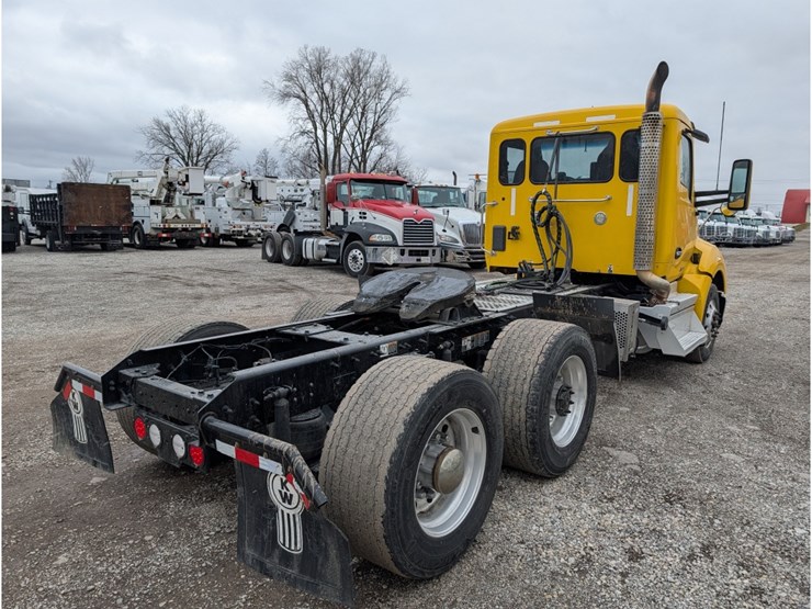 2020-kenworth-t680-image-8