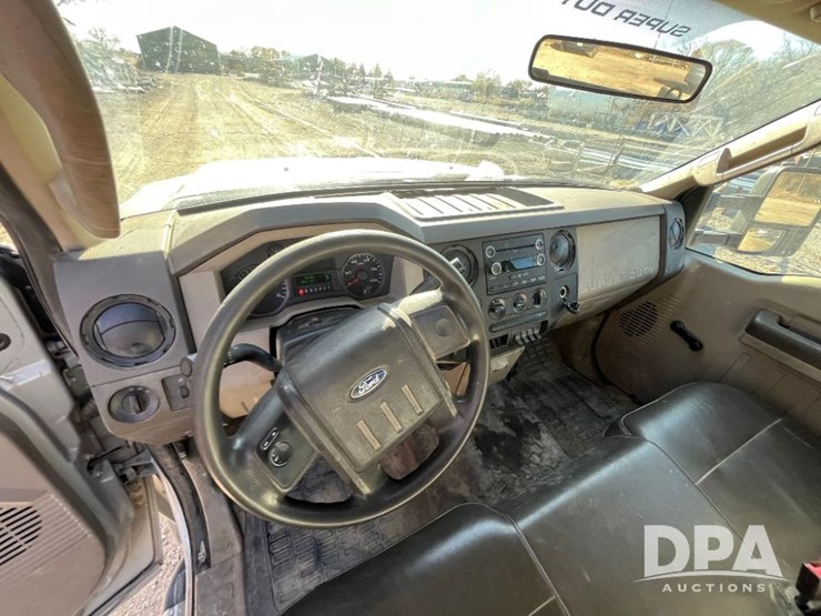 ford-f550-xl-image-42